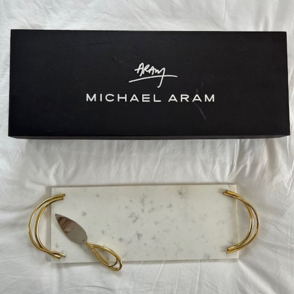 Micheal Aram Cheese Board w/ Spreader *BRAND NEW*